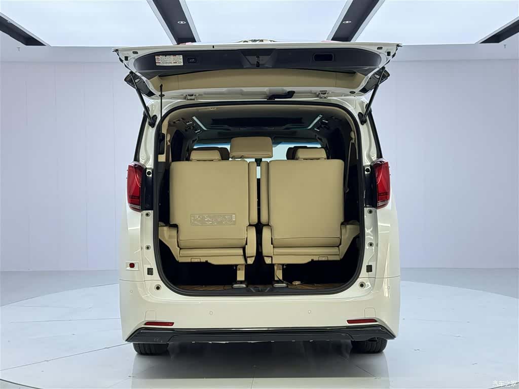 Toyota Alphard, 2020 13