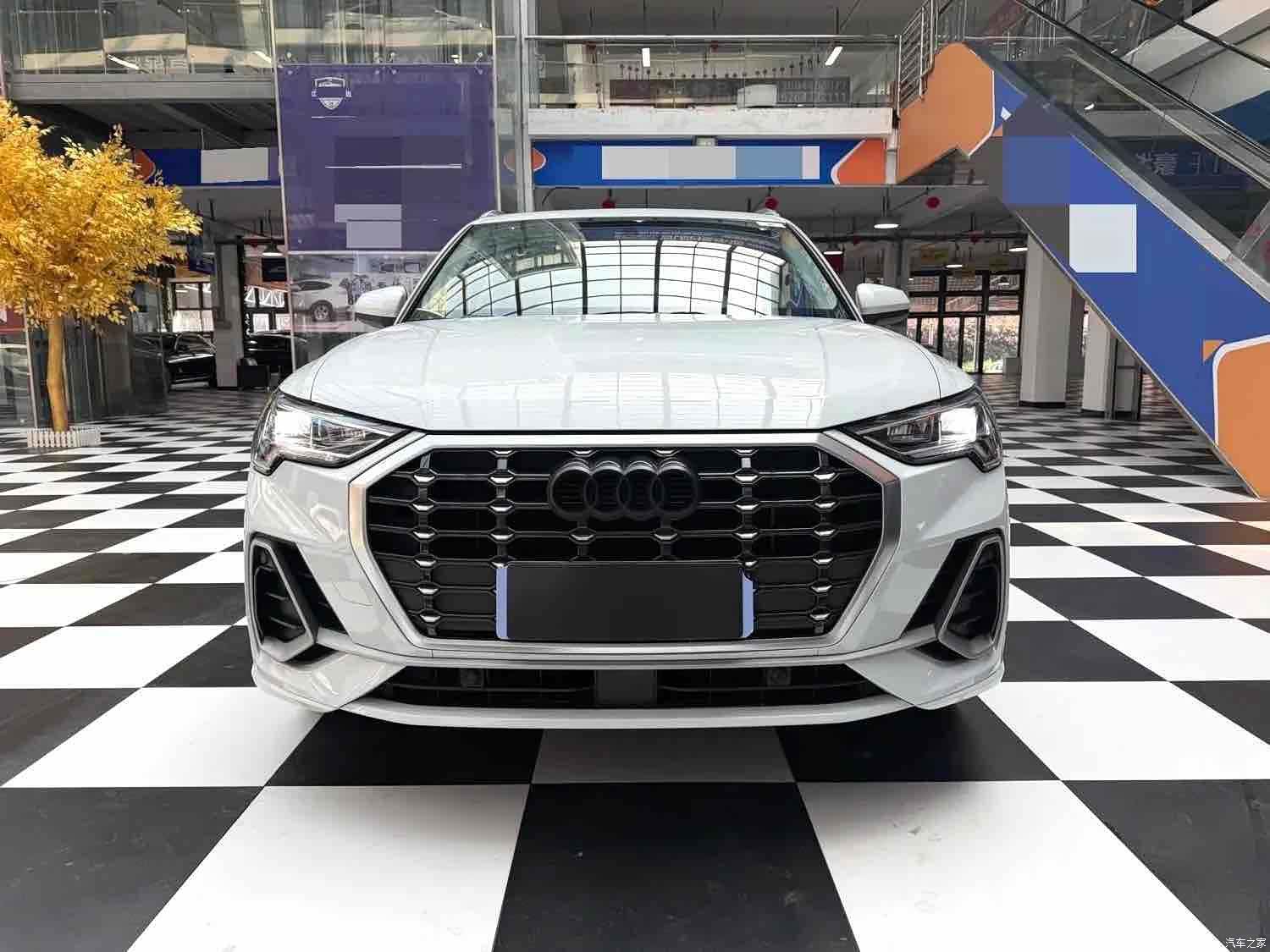 Audi Q3, 2022 2