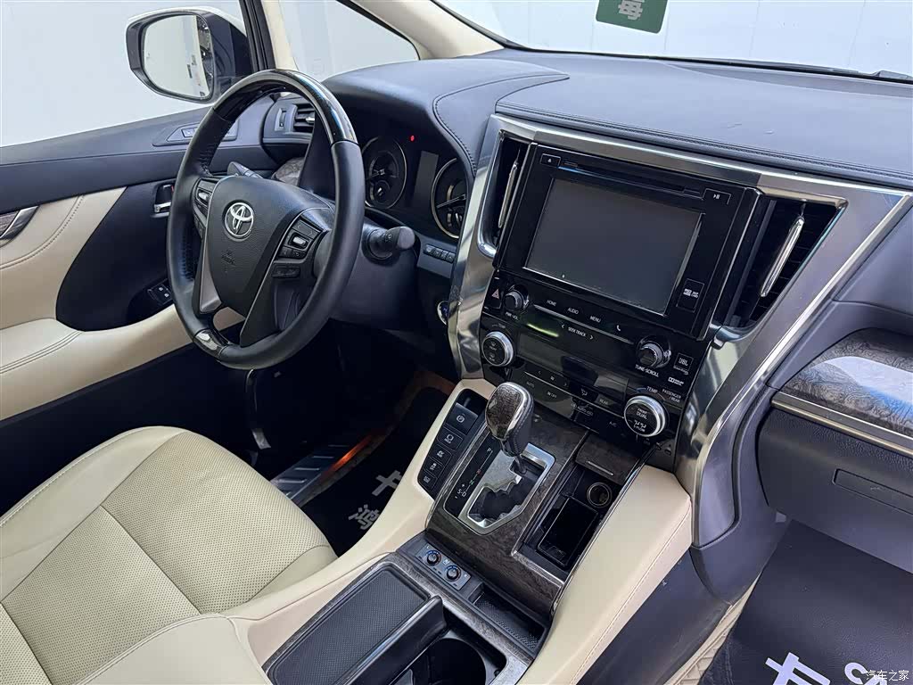 Toyota Alphard, 2020 22