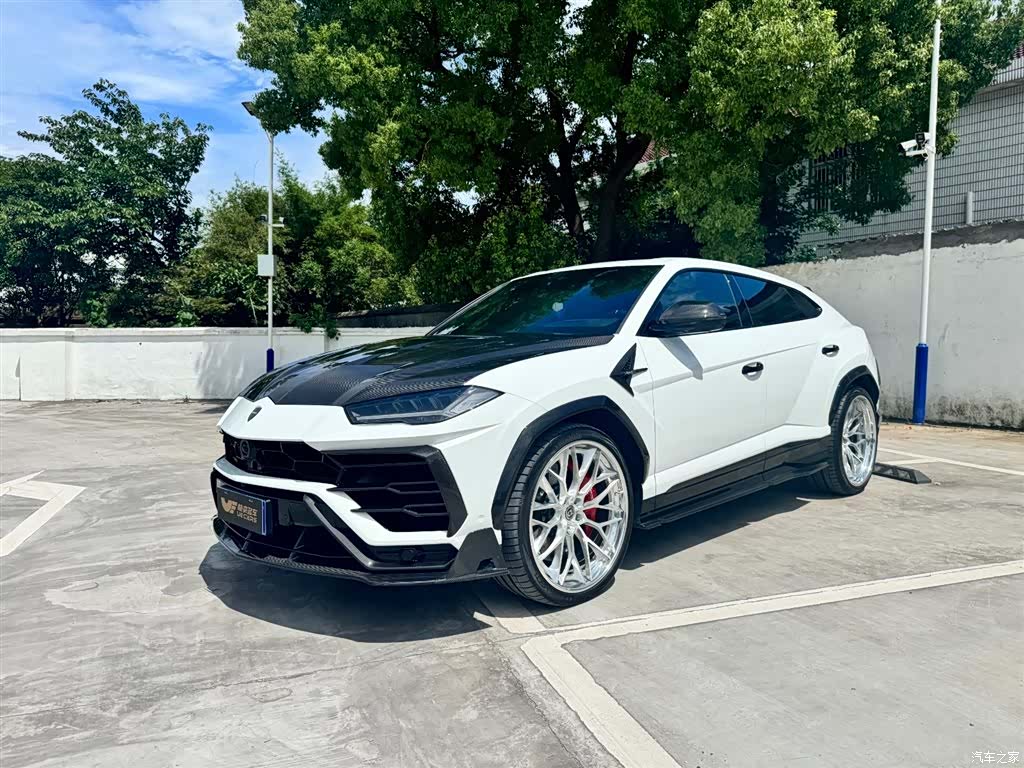 Lamborghini Urus, 2021 1