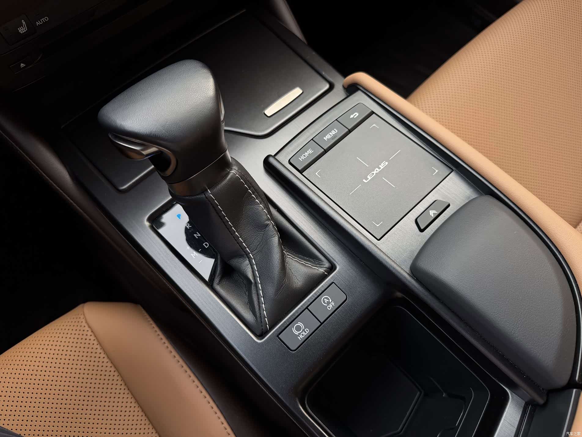 Lexus ES, 2021 10