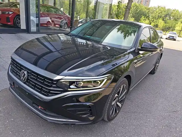 Volkswagen Passat 2023 — купить из Китая под заказ