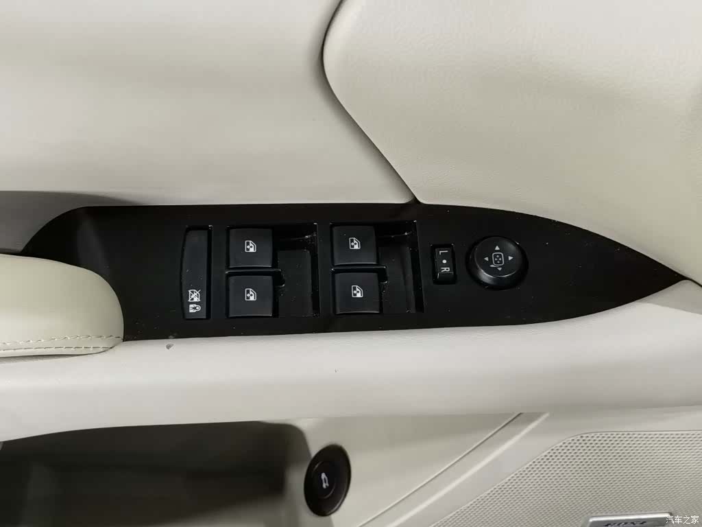 Cadillac XTS, 2015 9