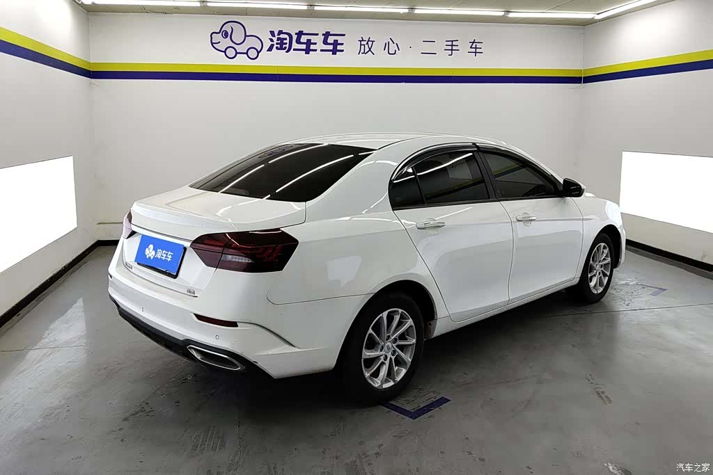 Geely Emgrand, 2021 3