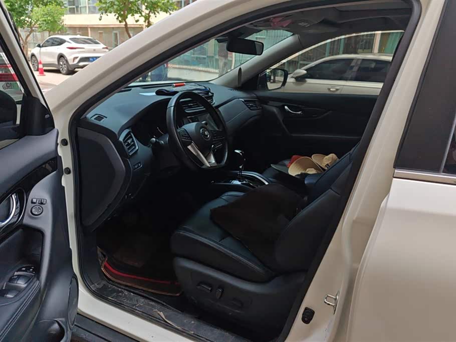 Nissan Qijun