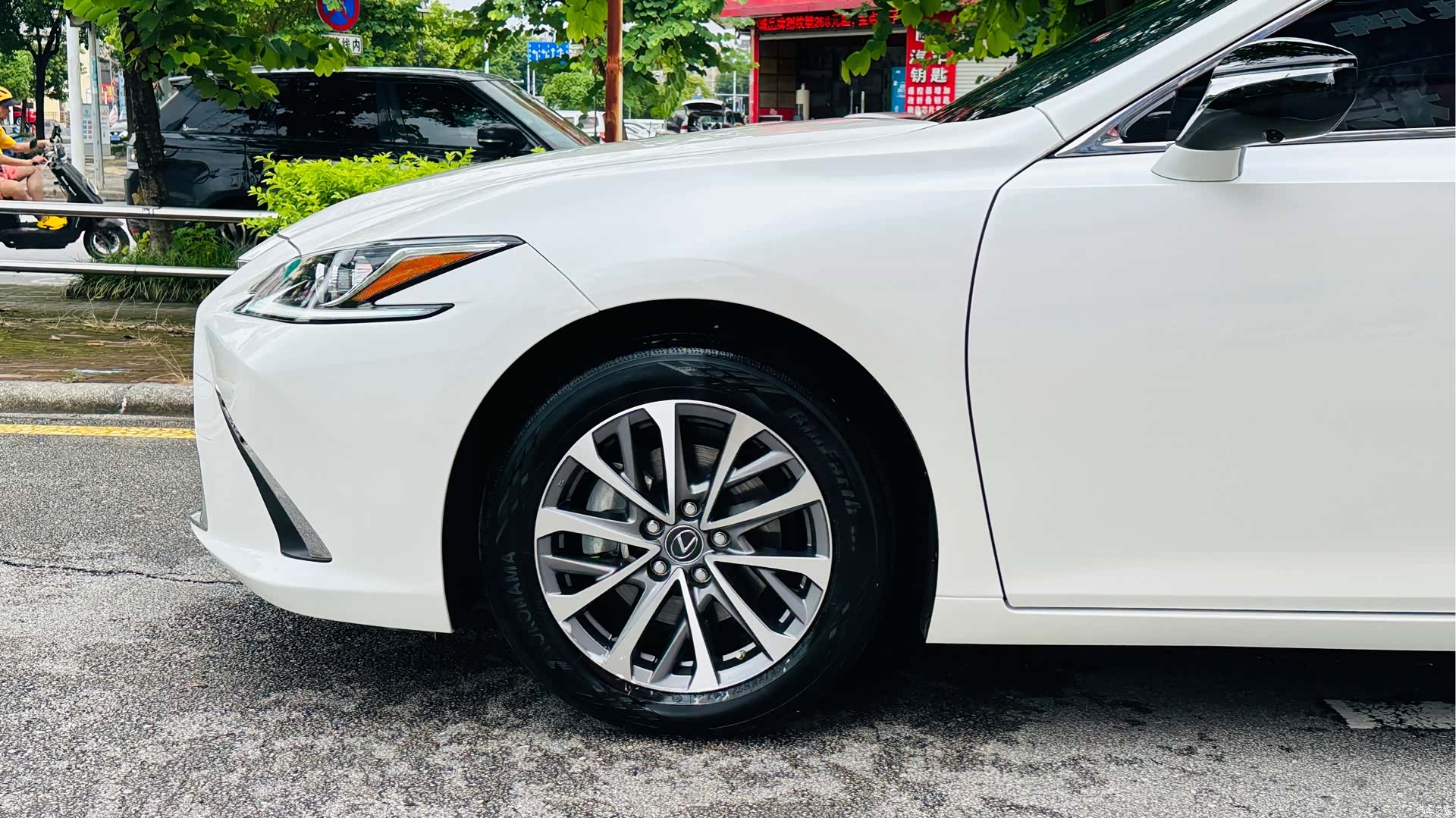 Lexus ES, 2023 9