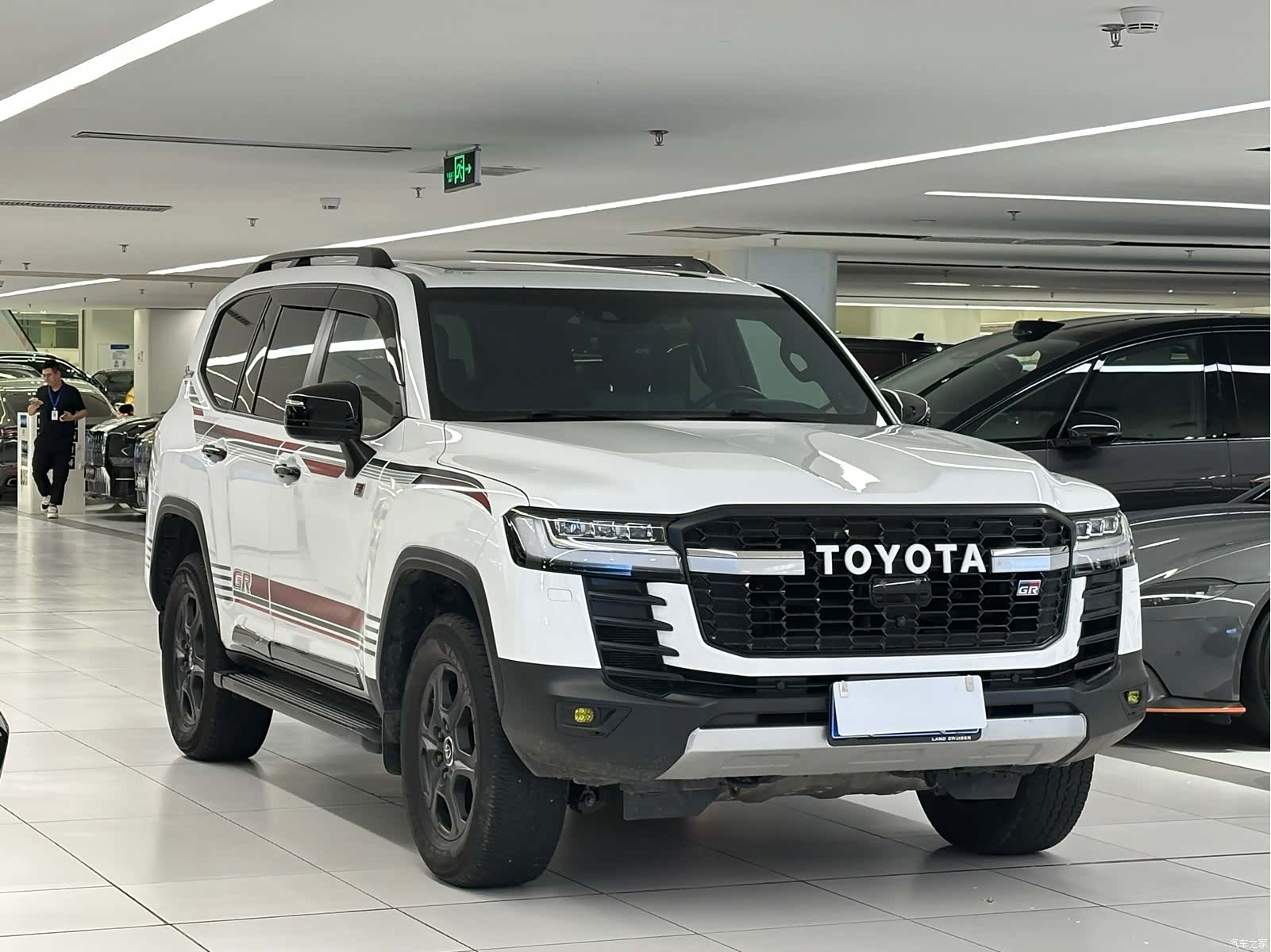 Toyota Land Cruiser, 2023 3