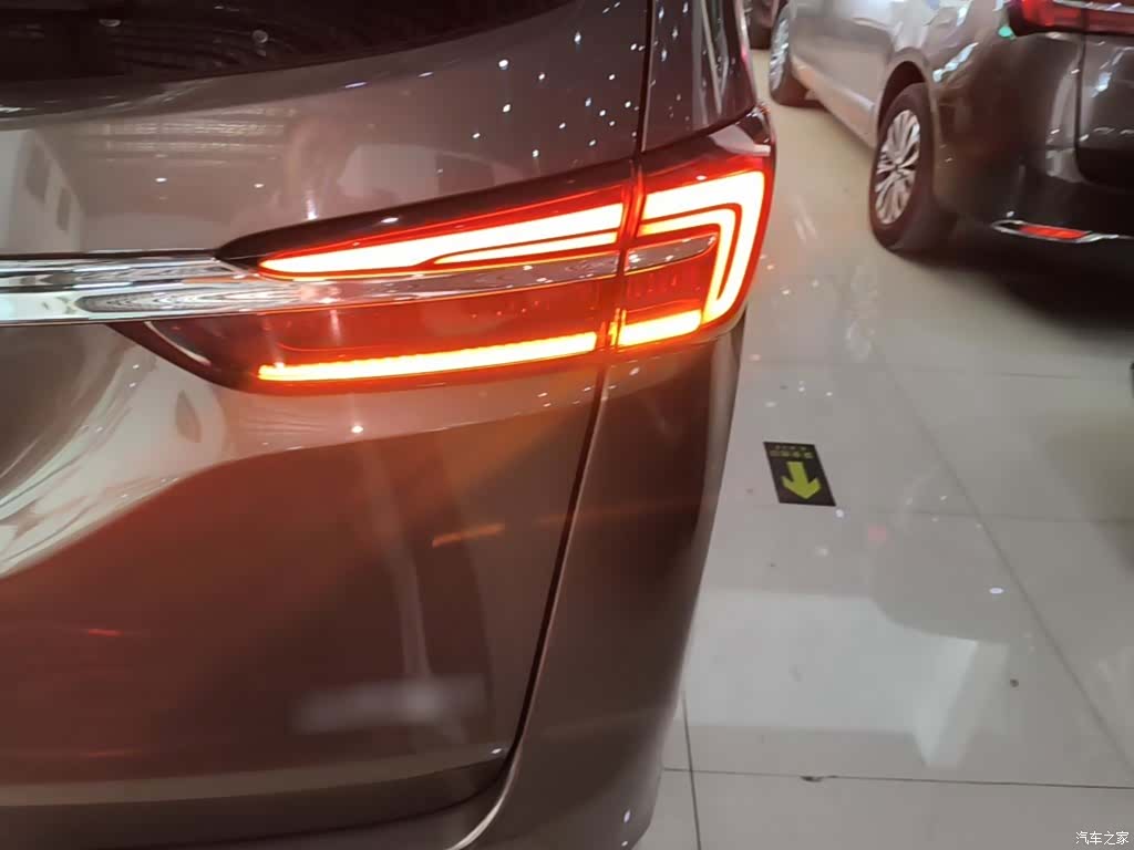 Buick GL8, 2022 8
