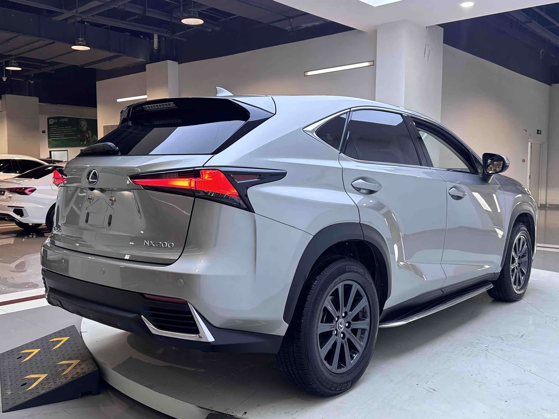 Lexus NX, 2020 6