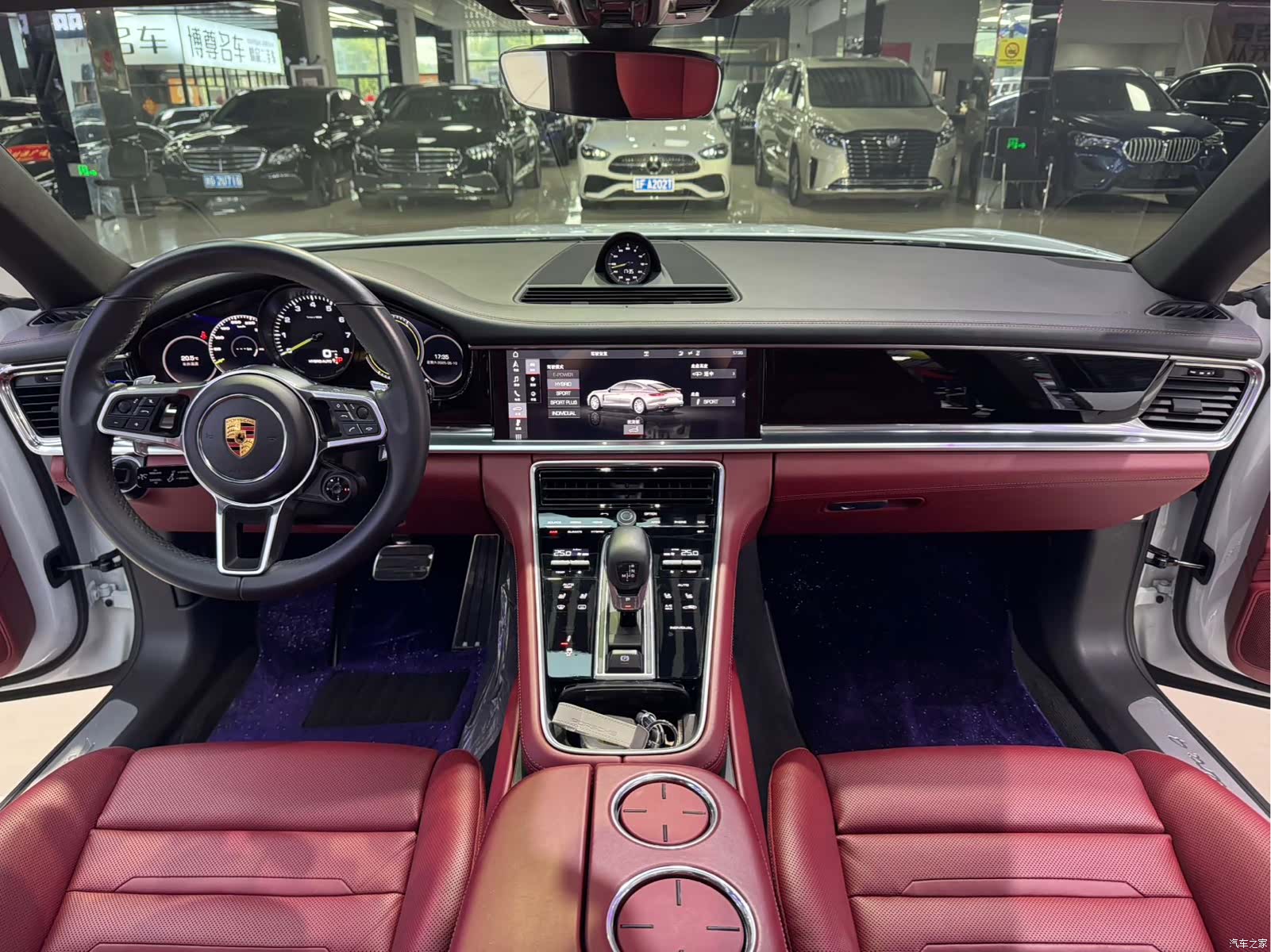 Porsche Panamera, 2019 все фото