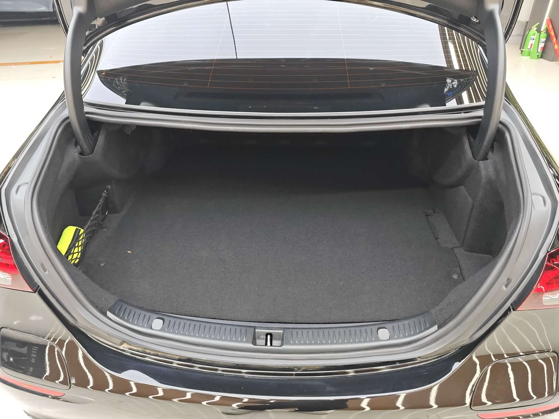 Mercedes-Benz E-Class, 2022 10