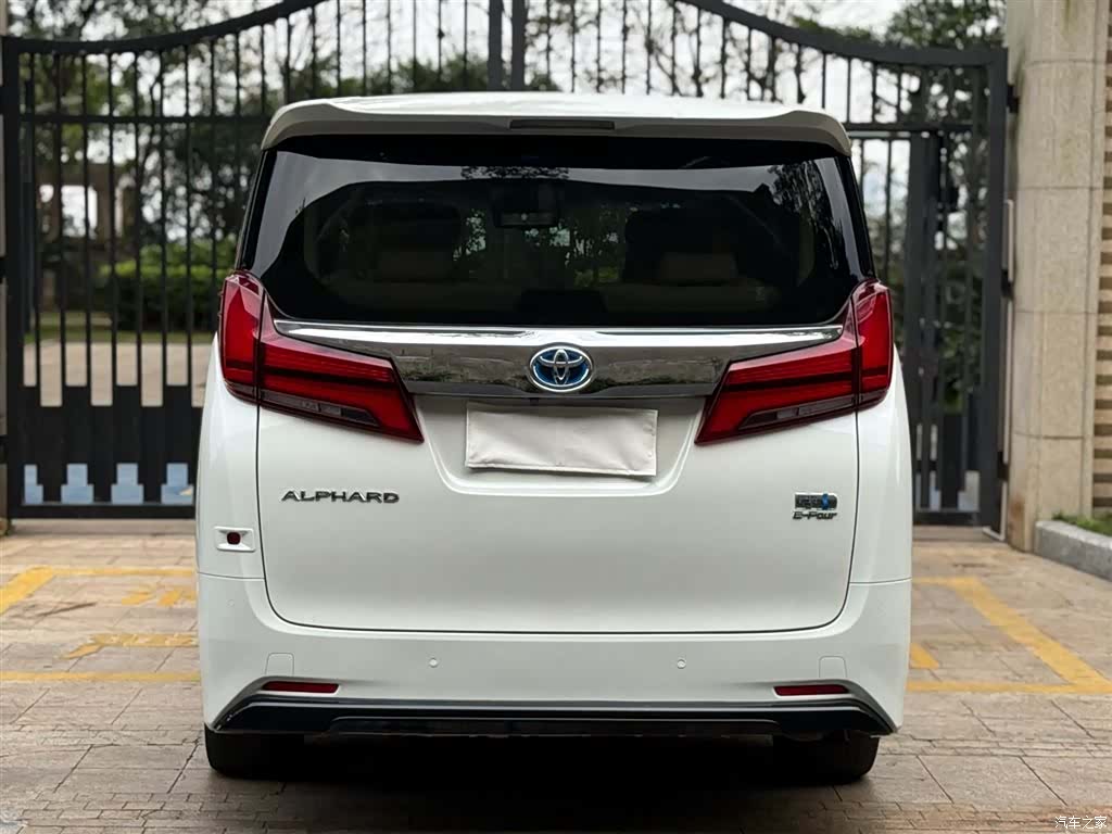 Toyota Alphard, 2019 все фото
