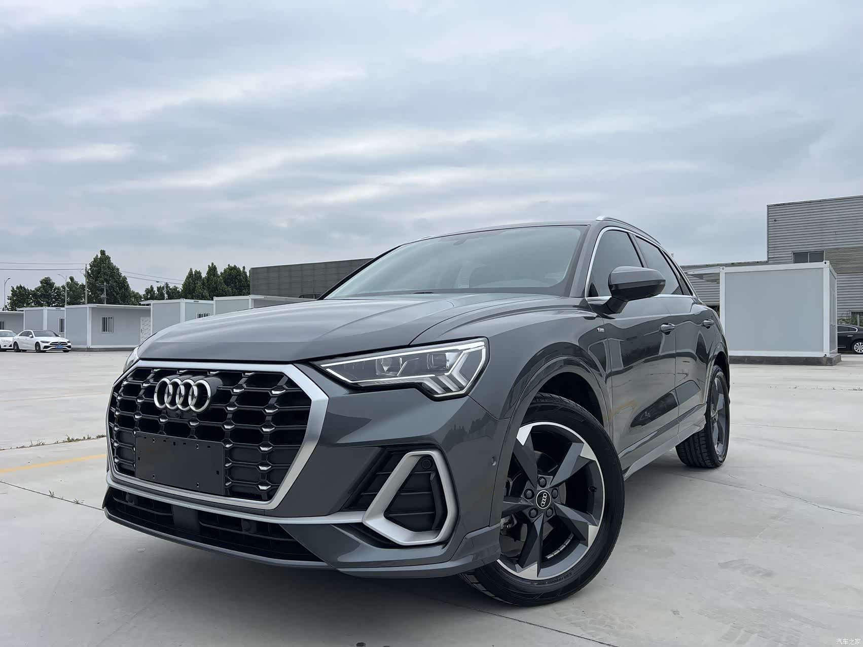Audi Q3, 2022 1