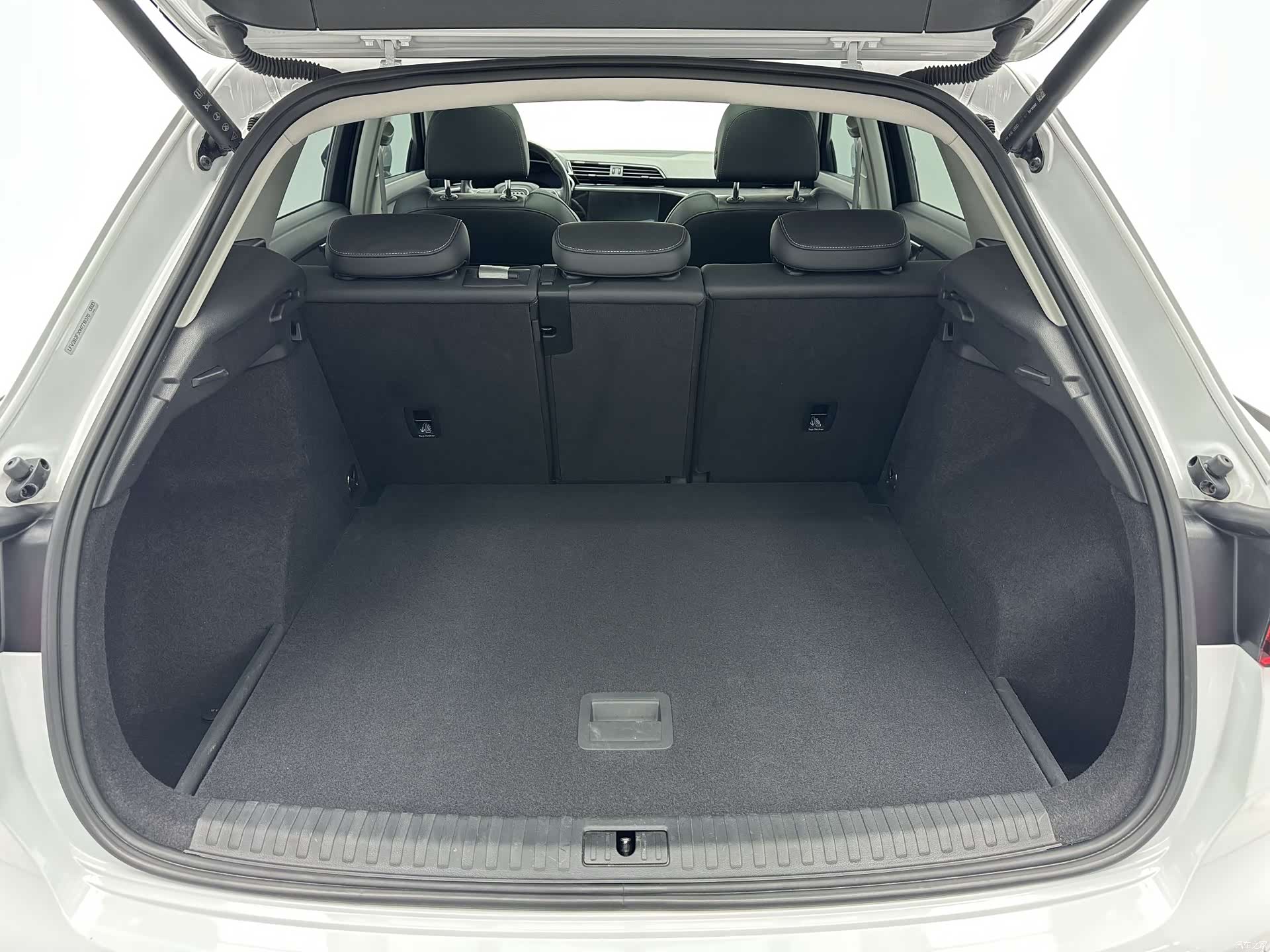 Audi Q3, 2022 18