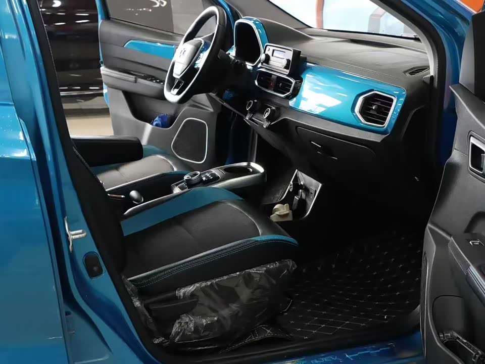BAIC EC3