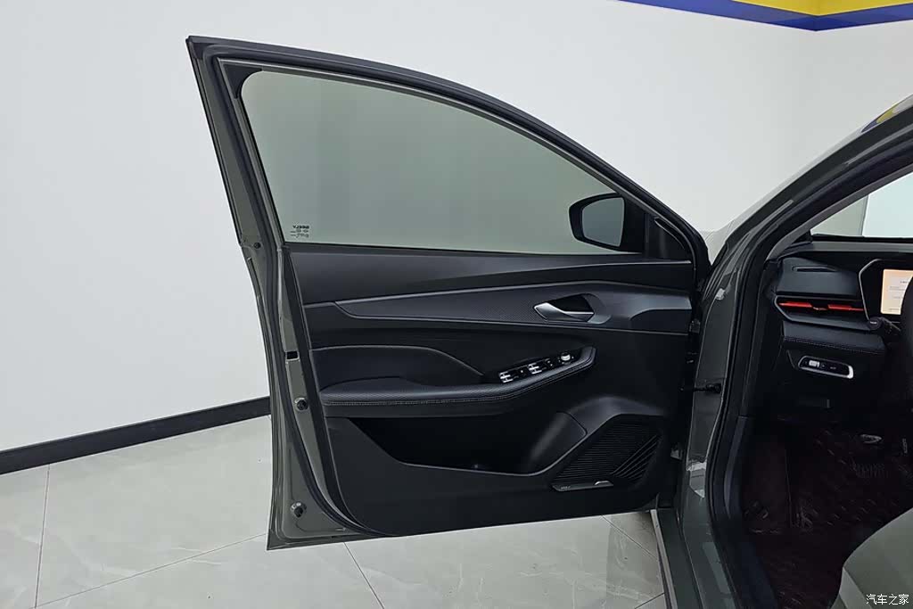 Geely Binray, 2023 7