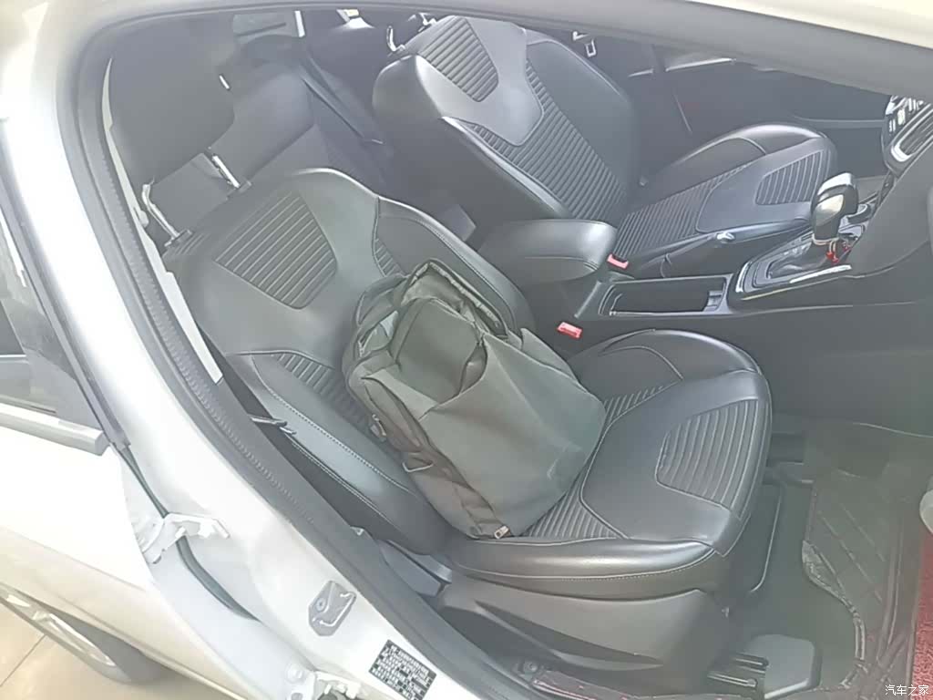 Ford Focus, 2018 25