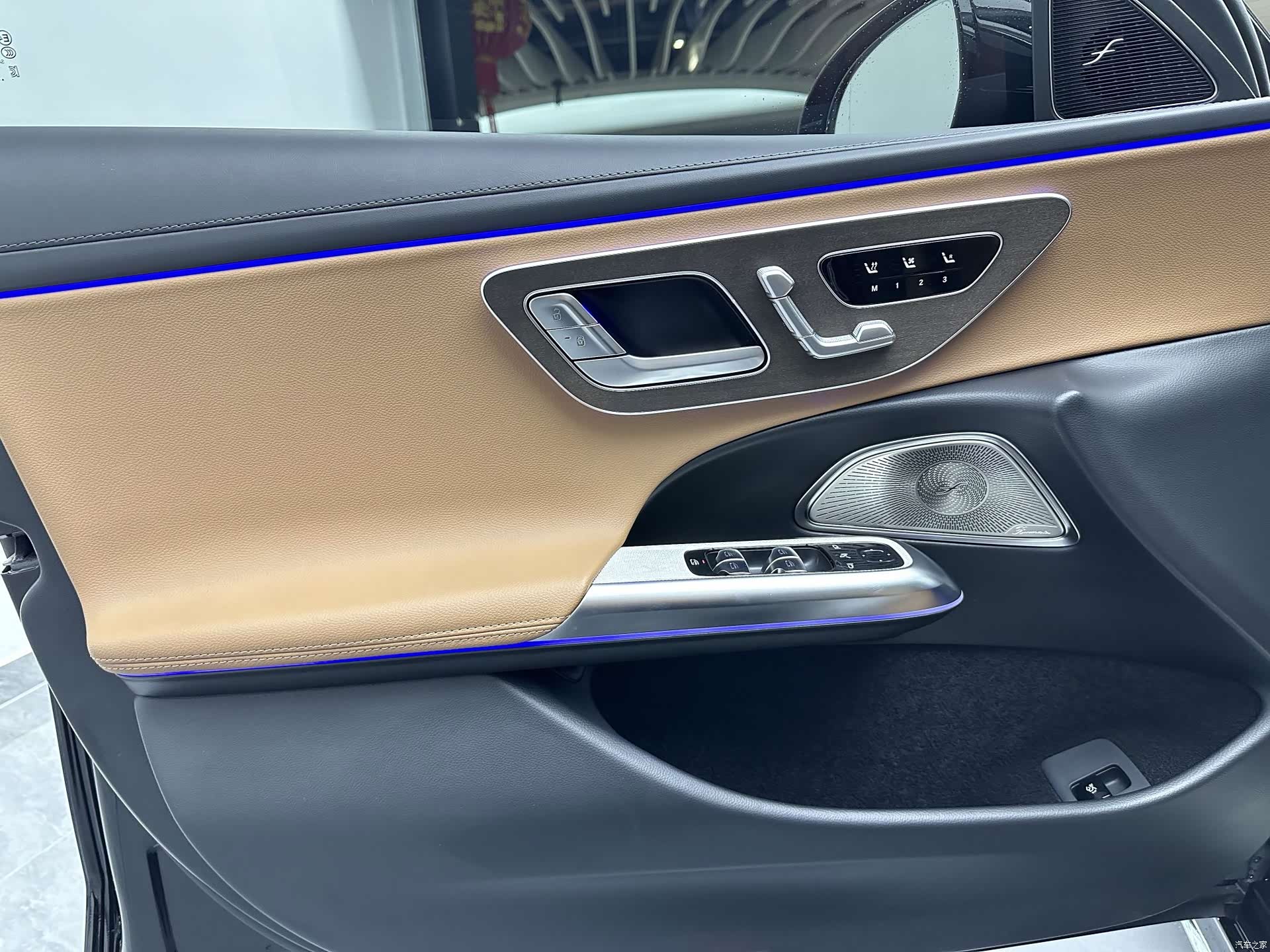 Mercedes-Benz E-Class, 2024 18