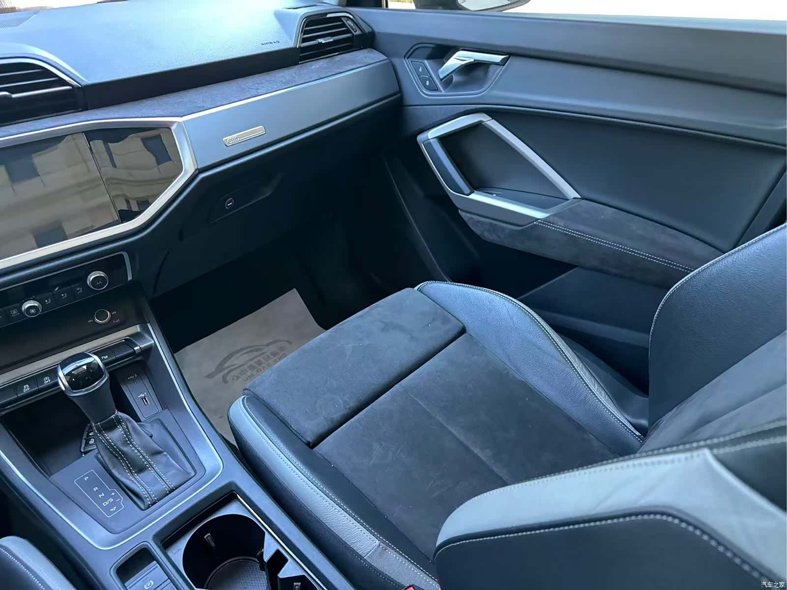 Audi Q3, 2021 4