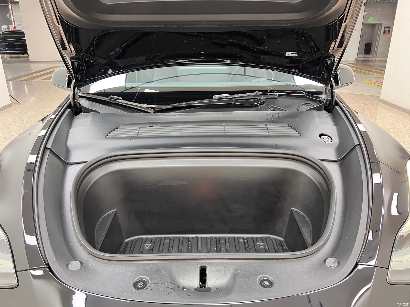 Tesla Model Y, 2021 29