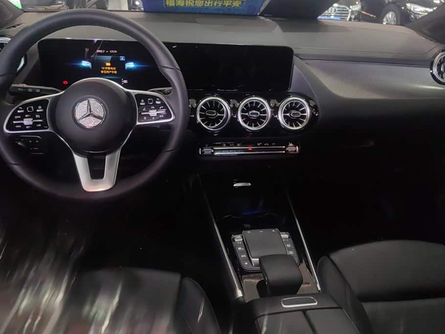 Mercedes-Benz GLA Mercedes-Benz GLA