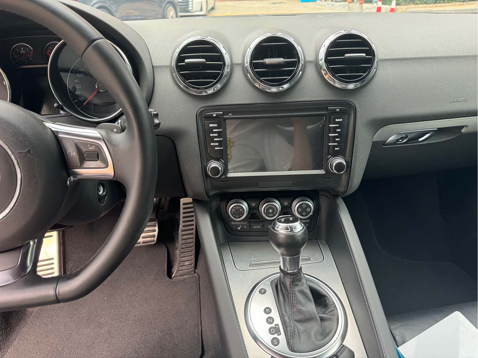Audi TT, 2011 10