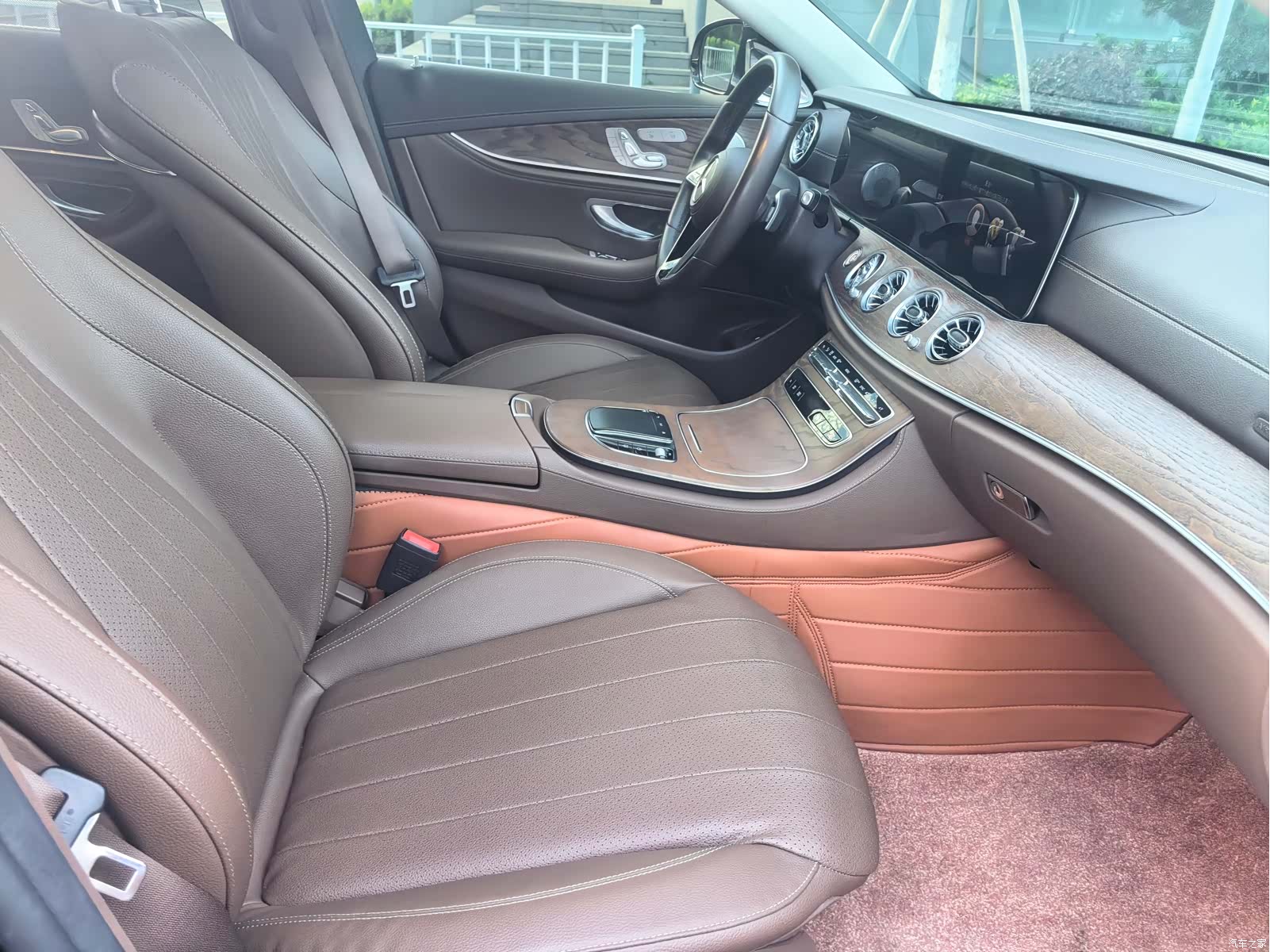 Mercedes-Benz E-Class, 2023 18