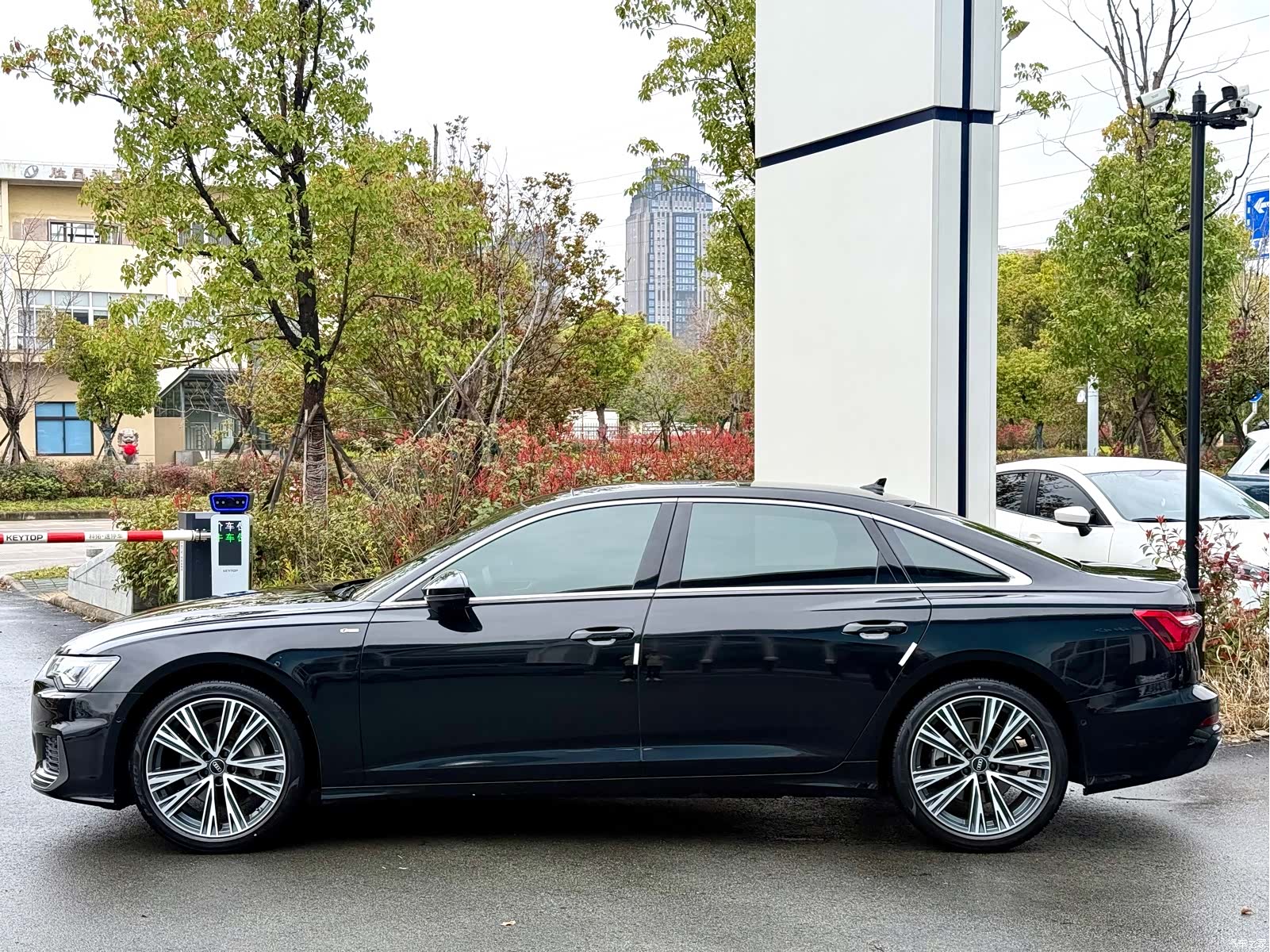 Audi A6L, 2022 3