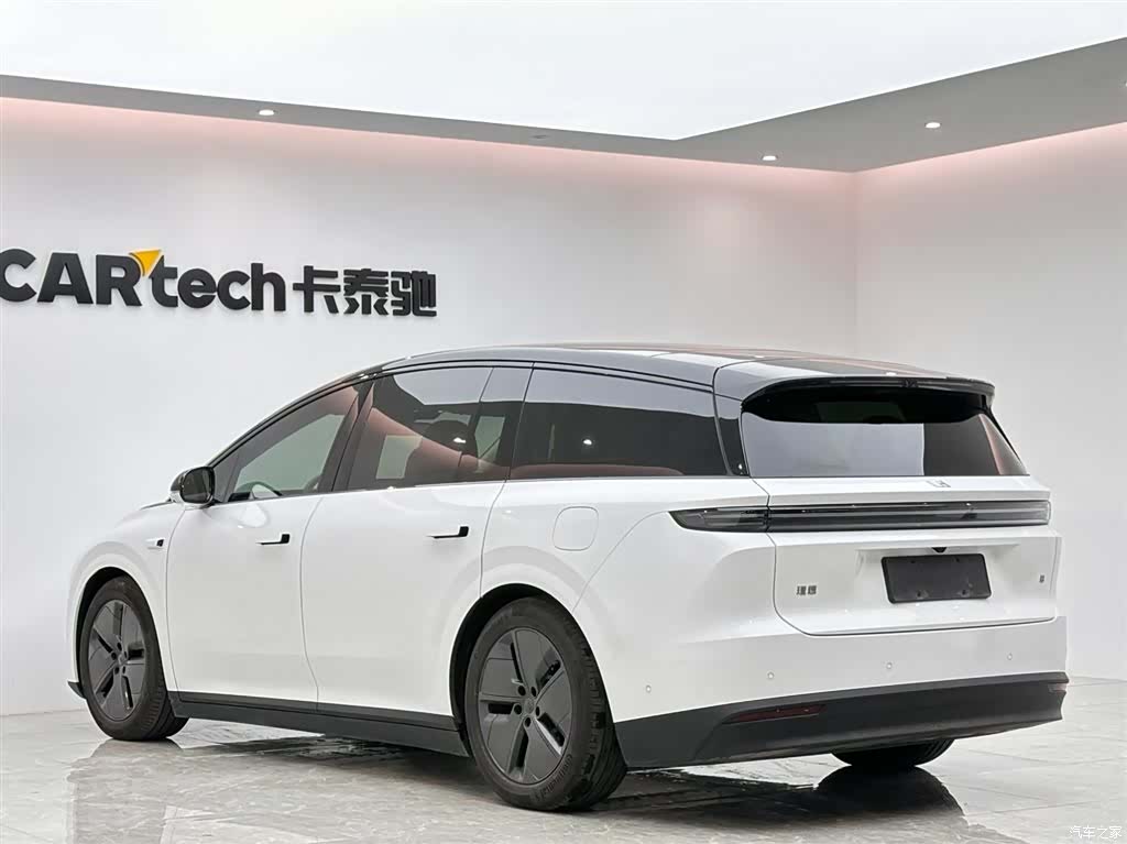 Li Auto i8, 2025 3
