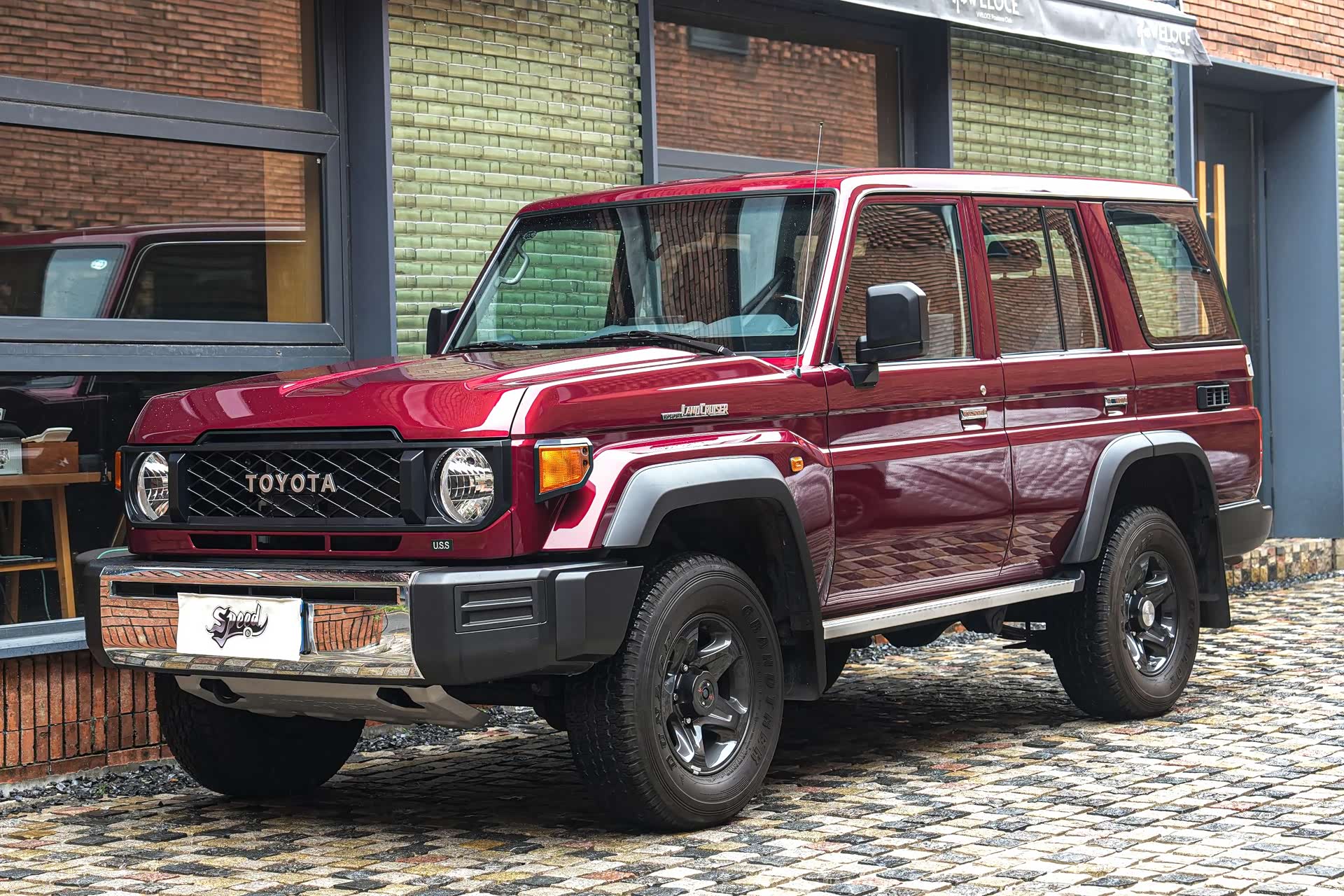Toyota Land Cruiser