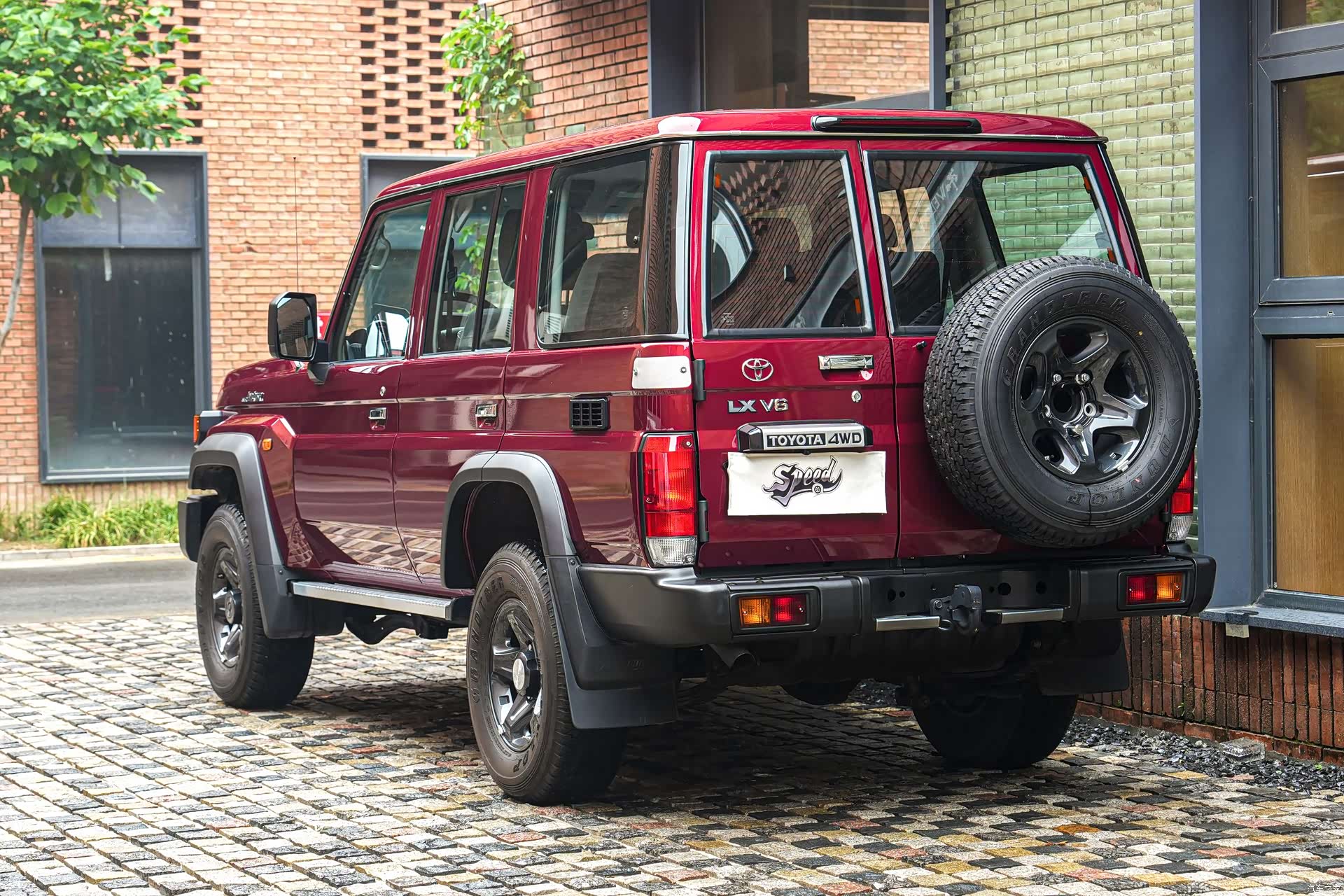 Toyota Land Cruiser, 2025 3