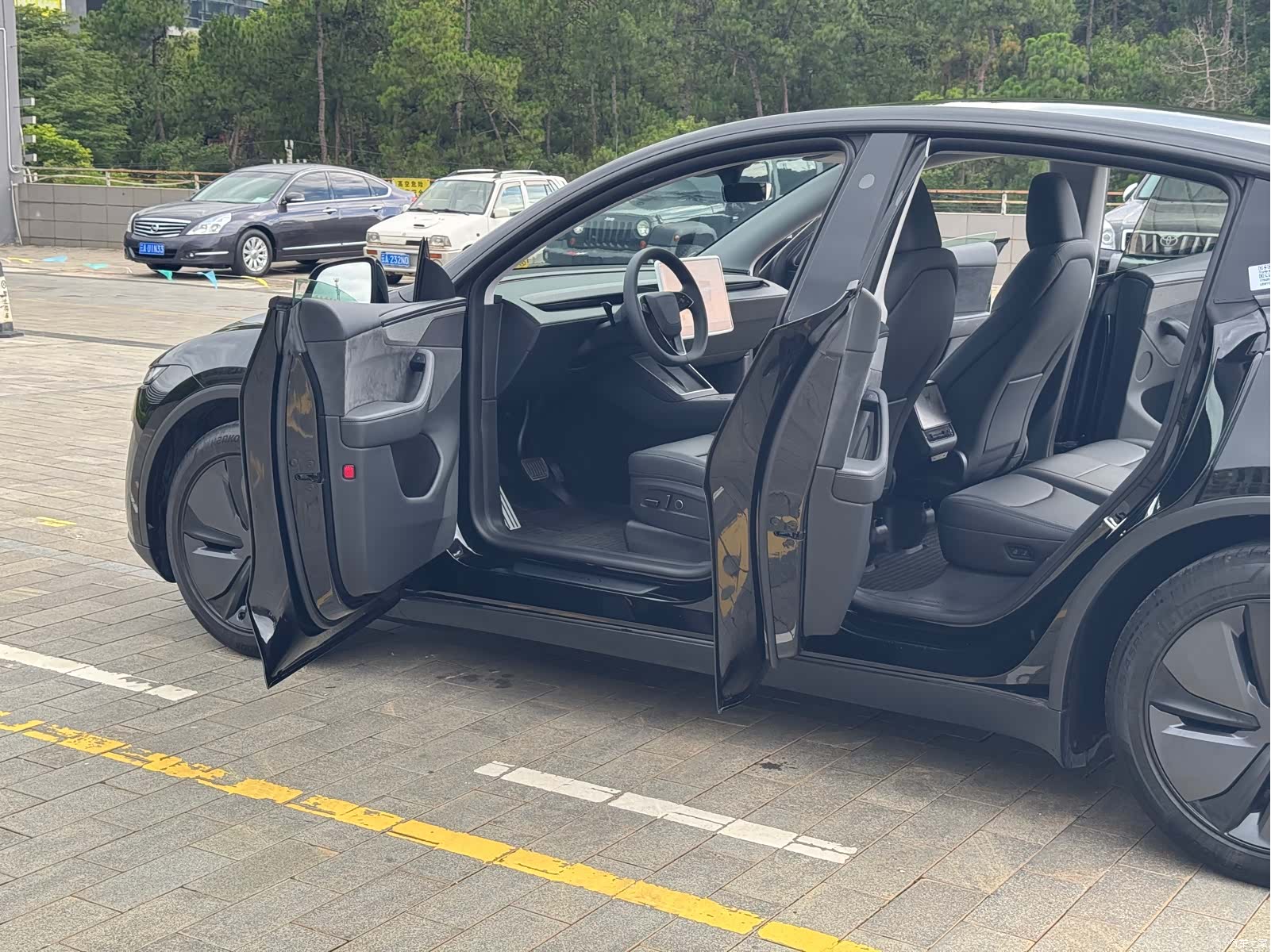 Tesla Model Y, 2025 15