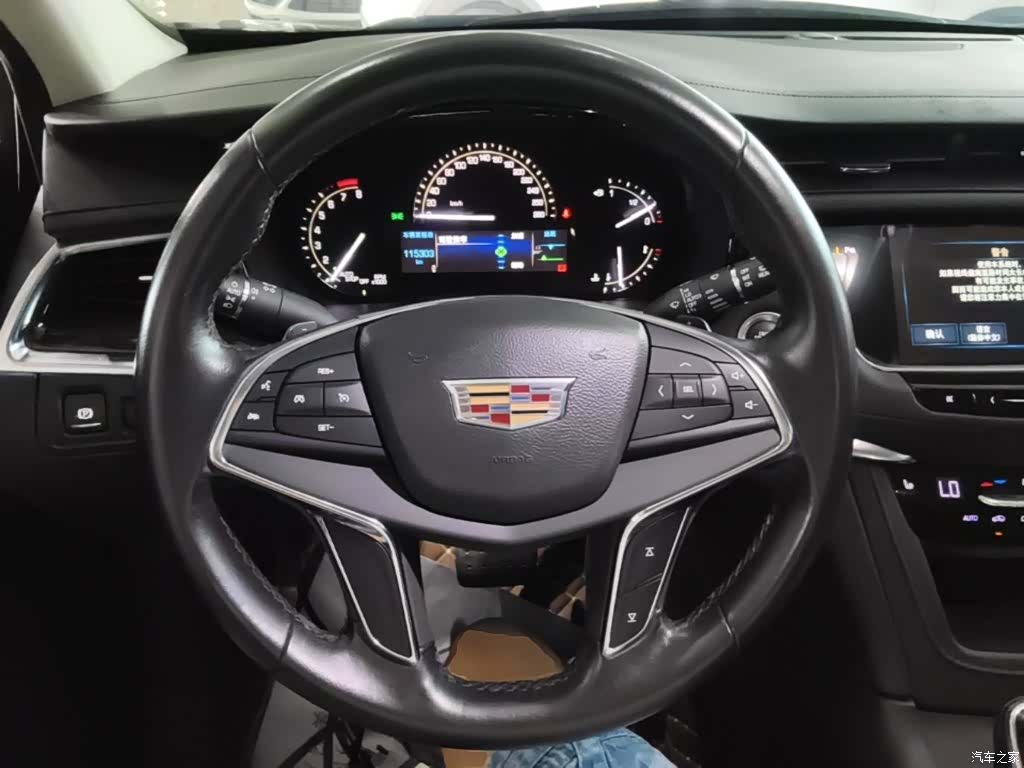 Cadillac XT5, 2017 11