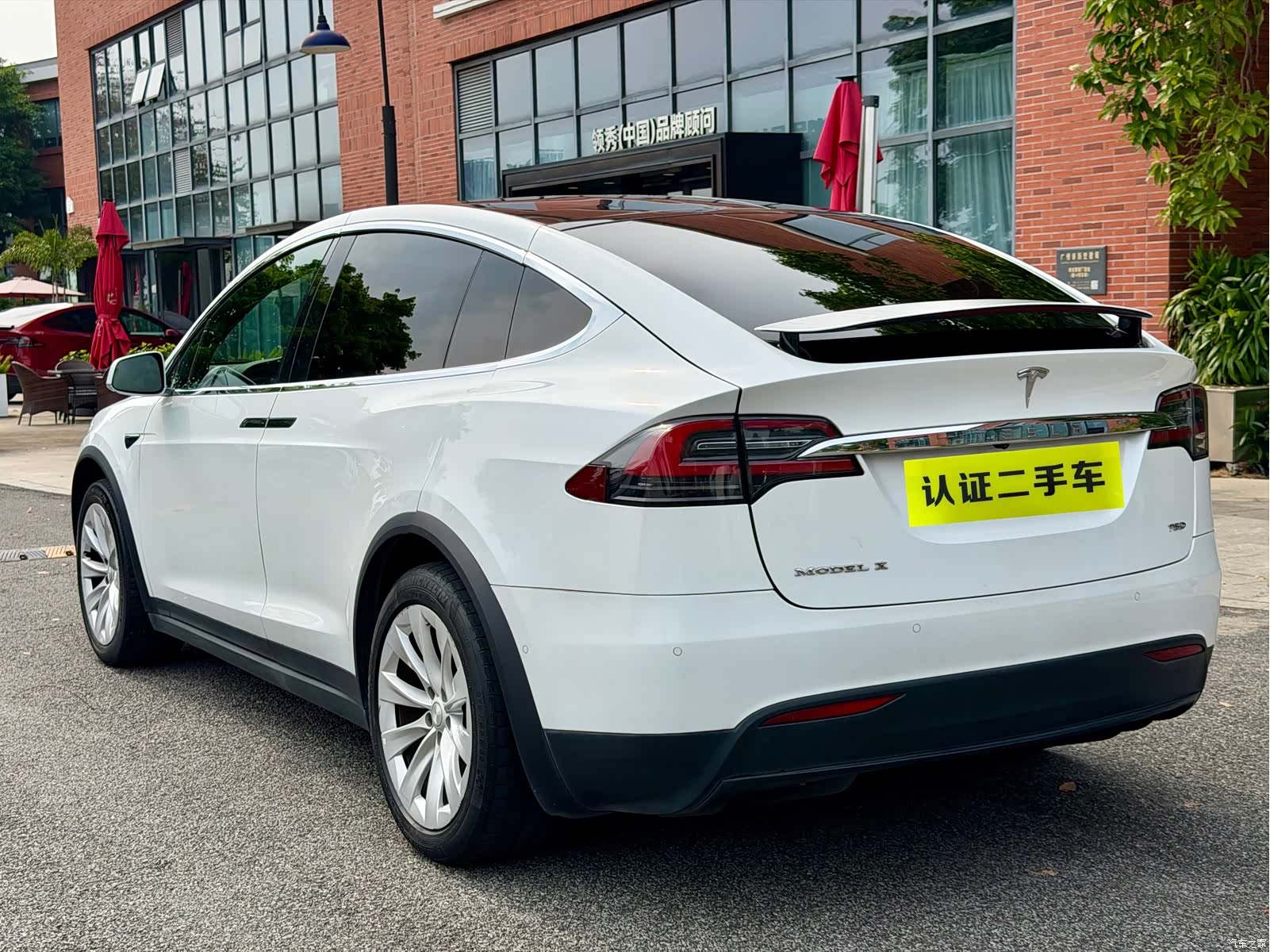 Tesla Model X, 2017 3