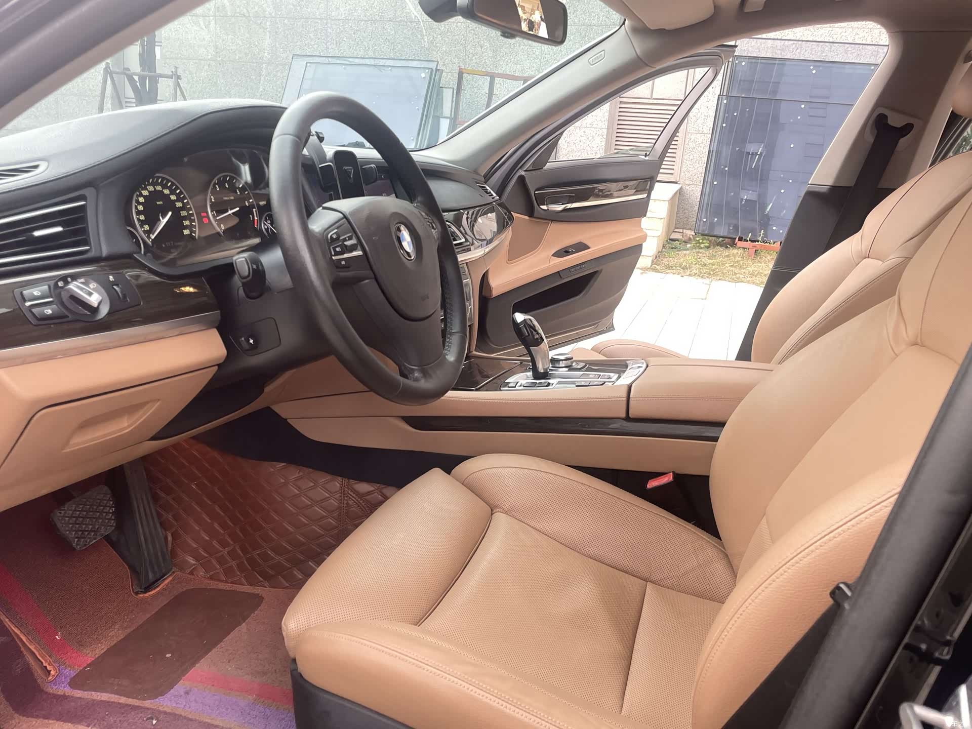 BMW 7 Series, 2012 10
