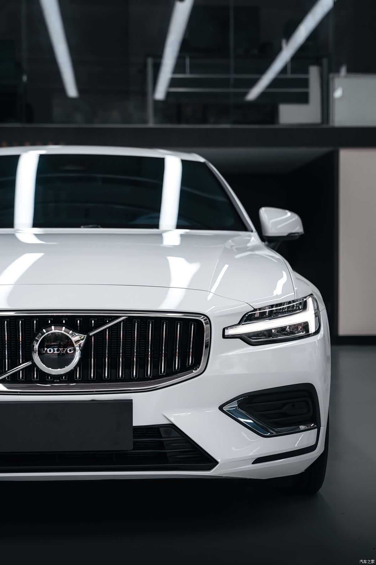 Volvo S60, 2025 все фото