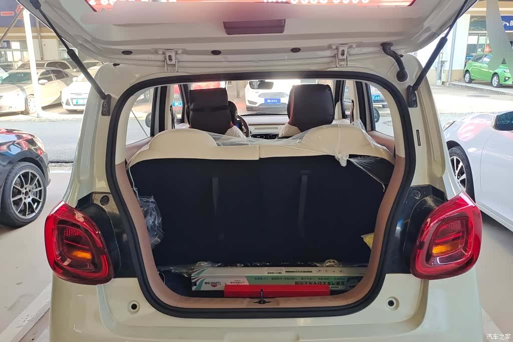 Wuling MINIEV, 2026 4