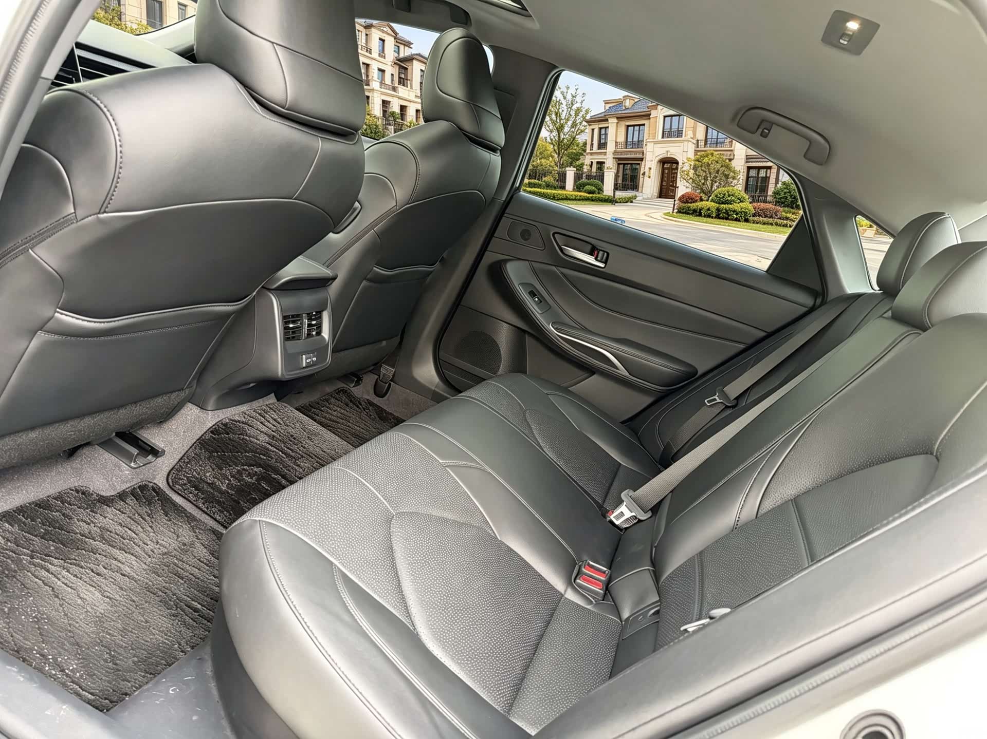 Toyota Avalon, 2024 все фото
