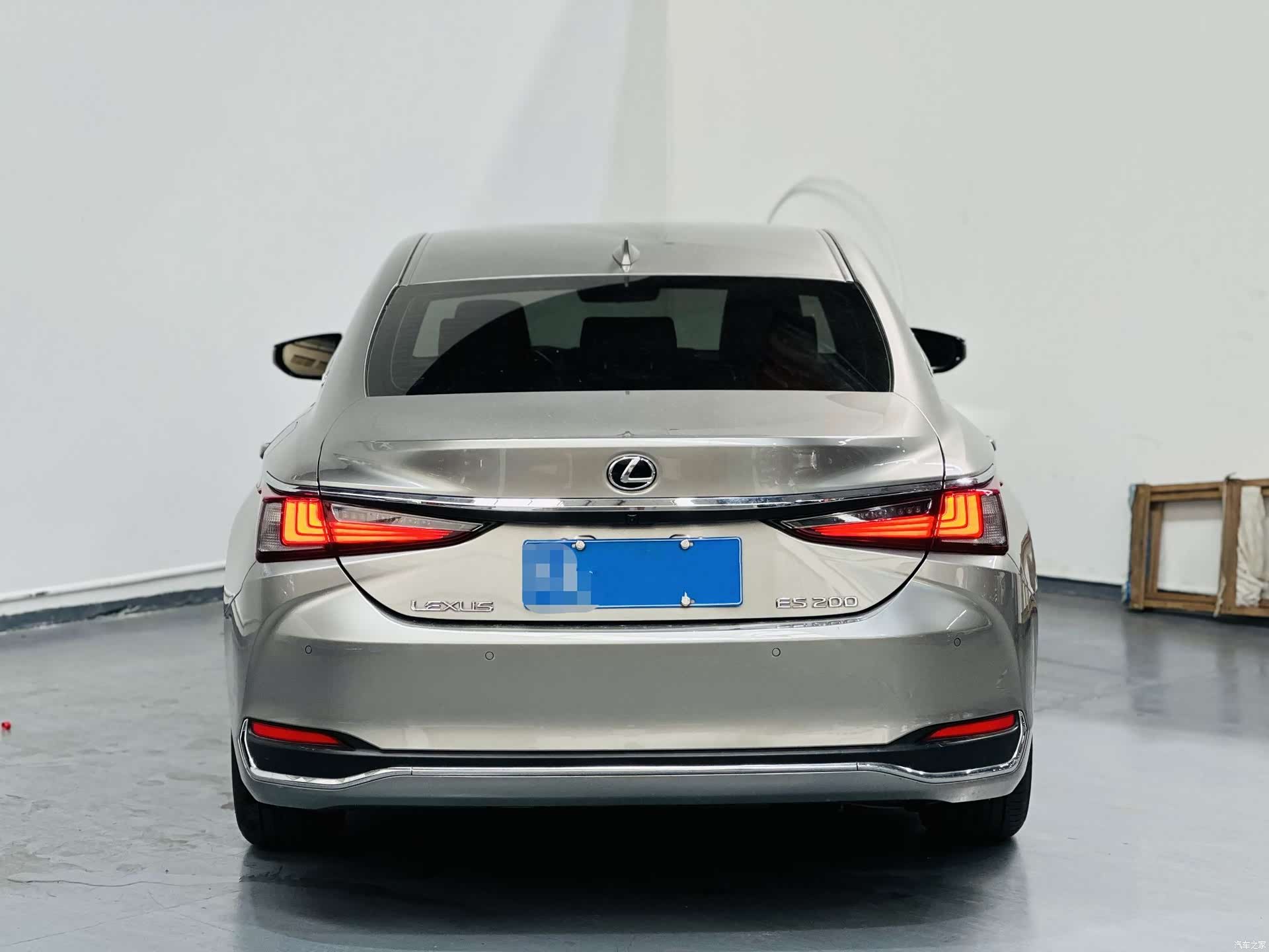 Lexus ES, 2021 4