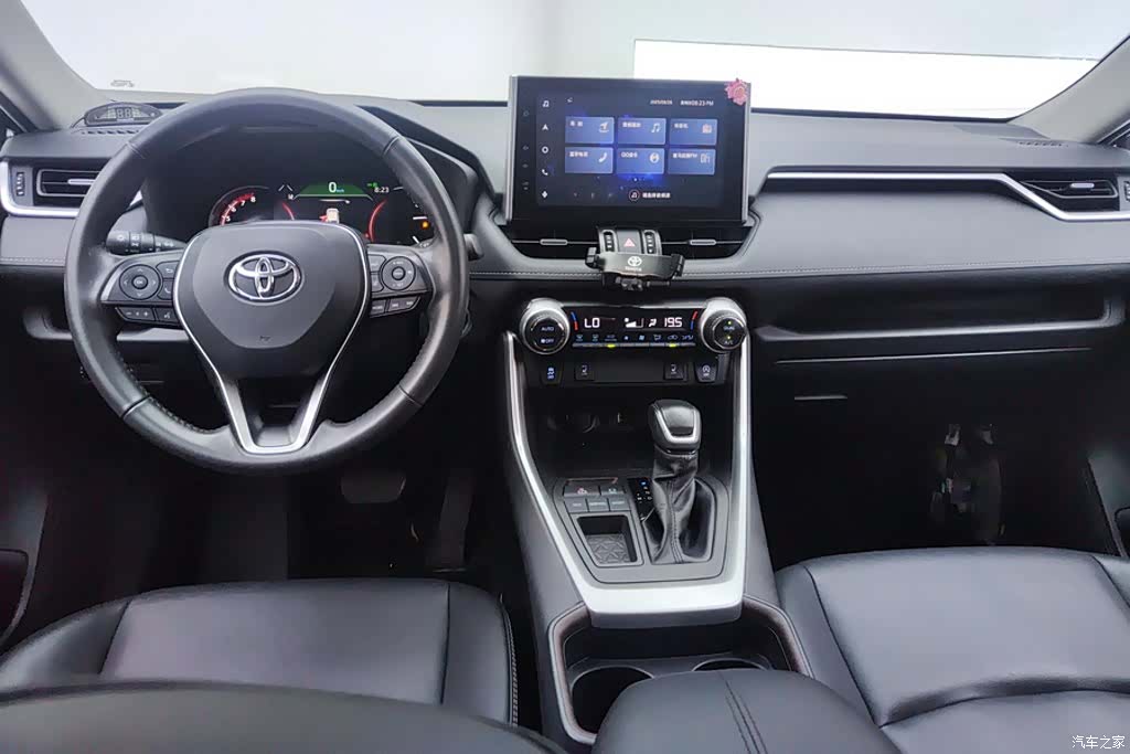 Toyota RAV4, 2022 12