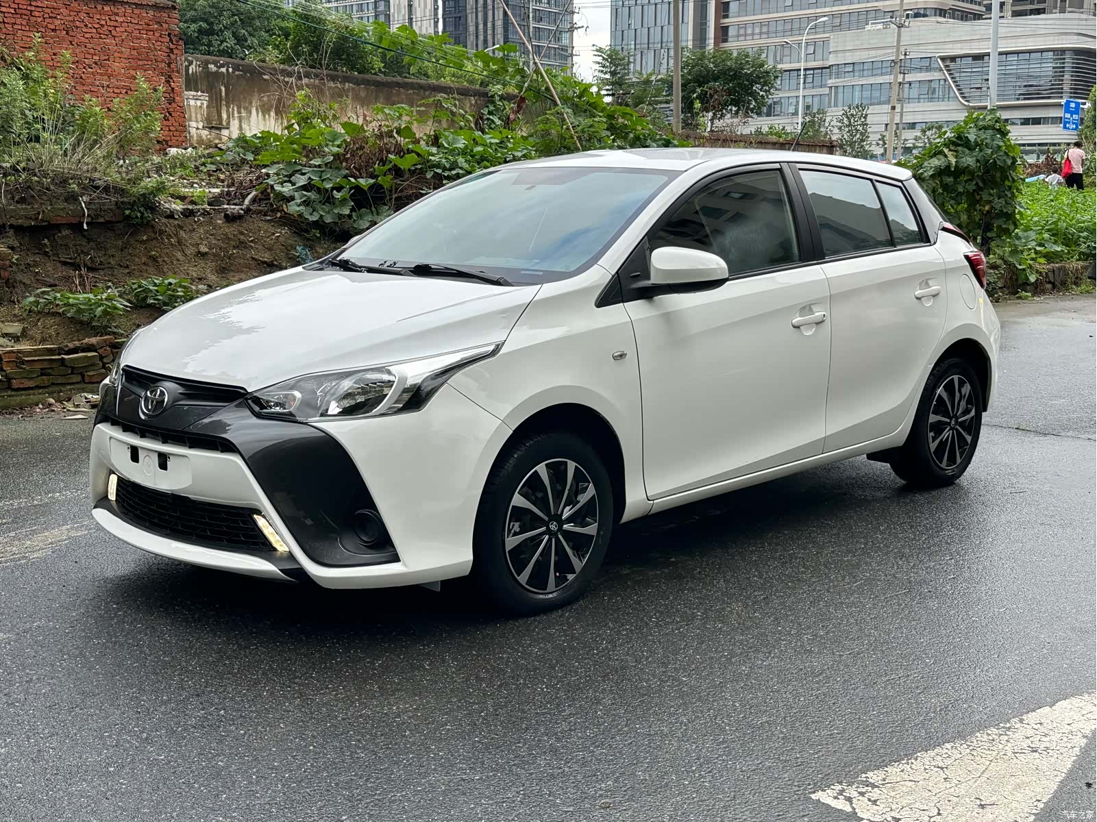 Toyota YARiS L