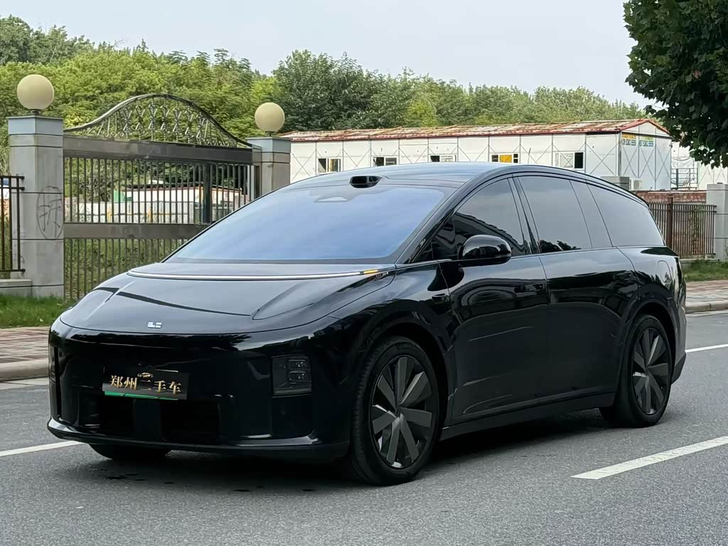 Li Auto i8