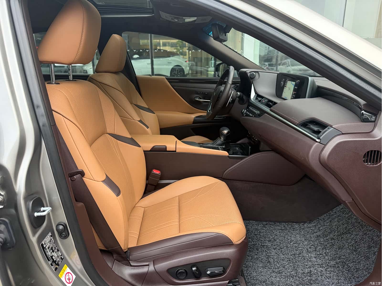 Lexus ES, 2019 6