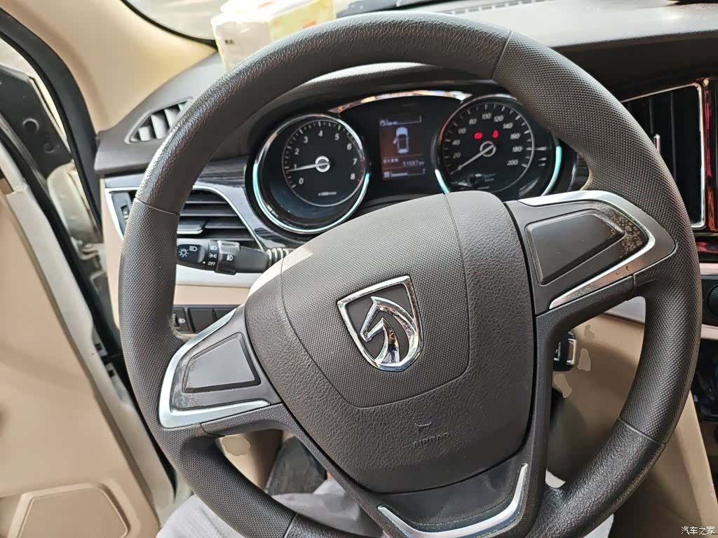 Wuling 730, 2017 7