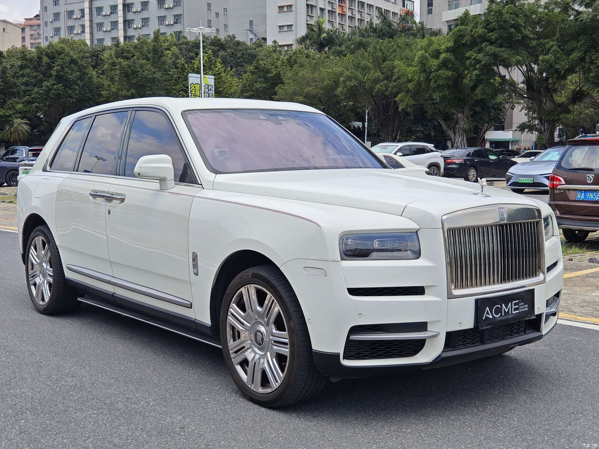 Rolls-Royce Cullinan, 2022 3