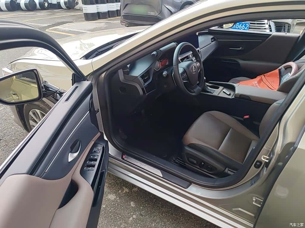 Lexus ES, 2024 16