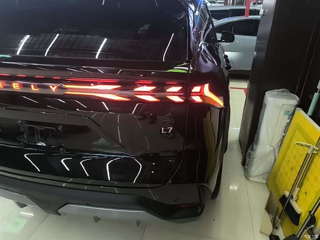Geely Galaxy L7, 2024 8