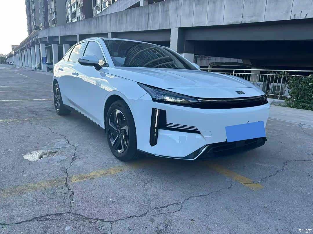 Geely Galaxy L6, 2024 2