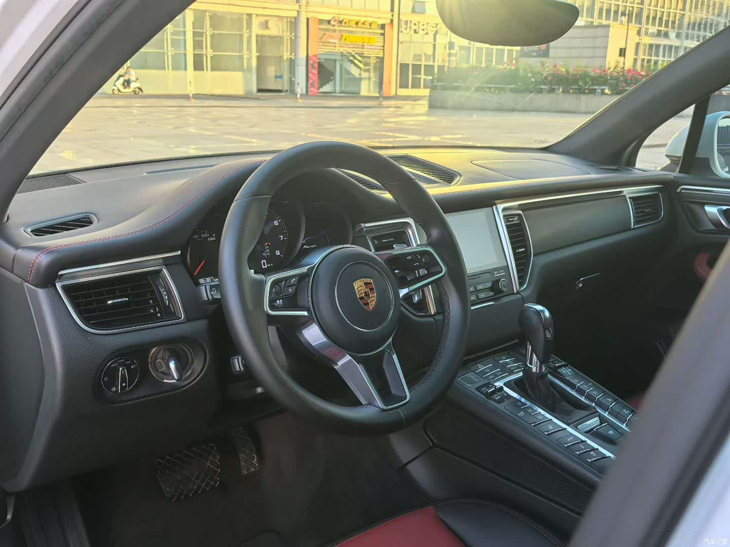 Porsche Macan, 2019 все фото