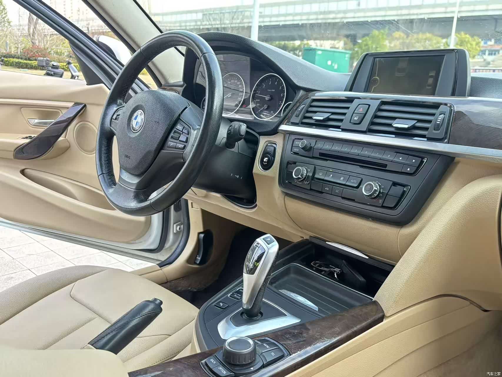 BMW 3 Series, 2013 28
